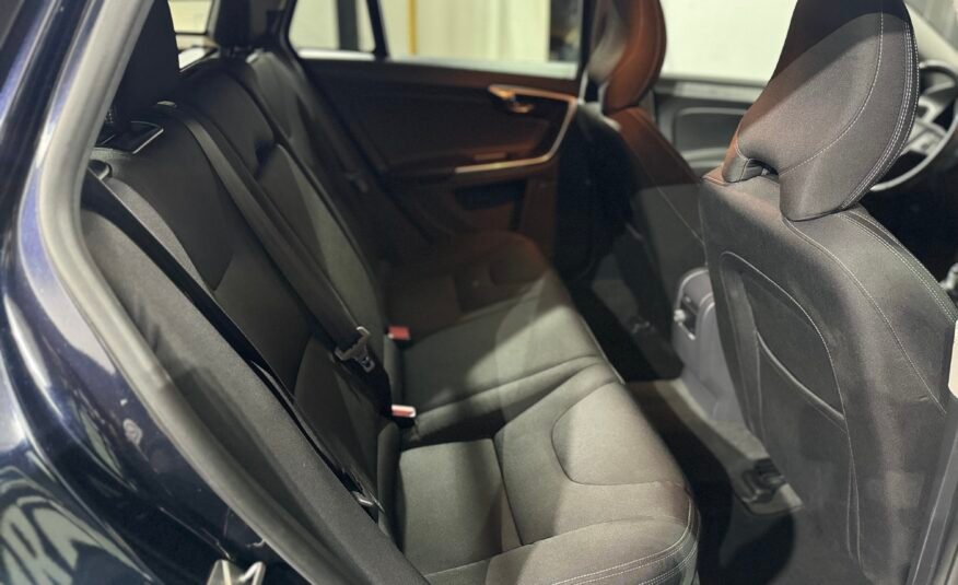 VOLVO V60 D2