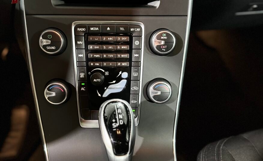 VOLVO V60 D2