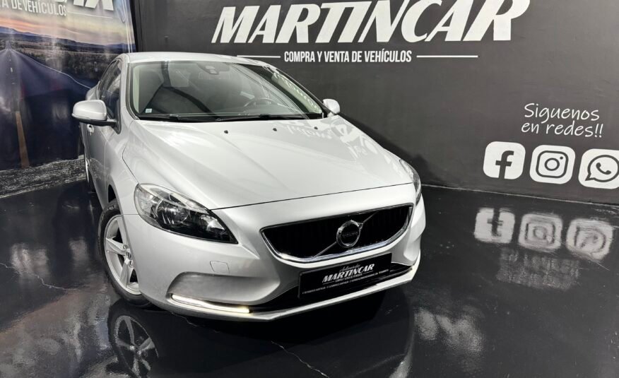 VOLVO V40 Kinect