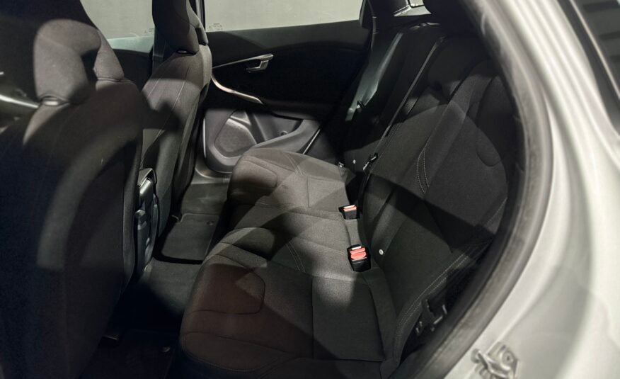 VOLVO V40 Kinect