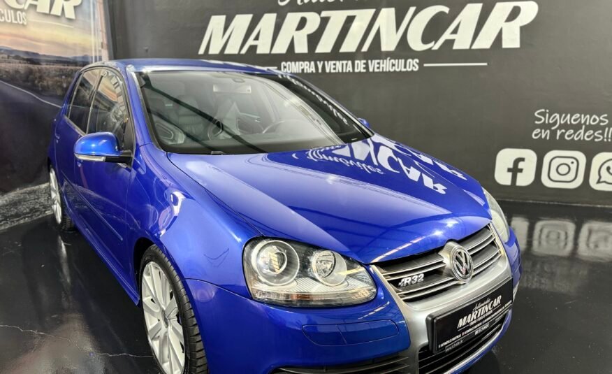 VOLKSWAGEN Golf R32