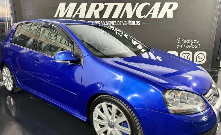 VOLKSWAGEN Golf R32