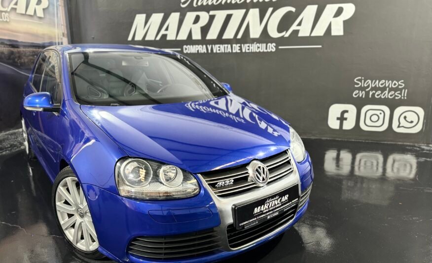 VOLKSWAGEN Golf R32