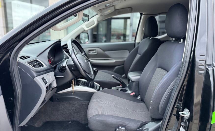 MITSUBISHI L200 Cabina doble sencilla