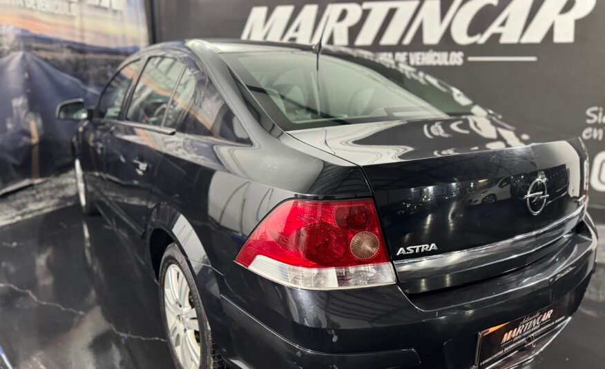 Opel Astra Sedam