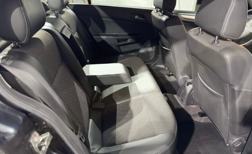 Opel Astra Sedam