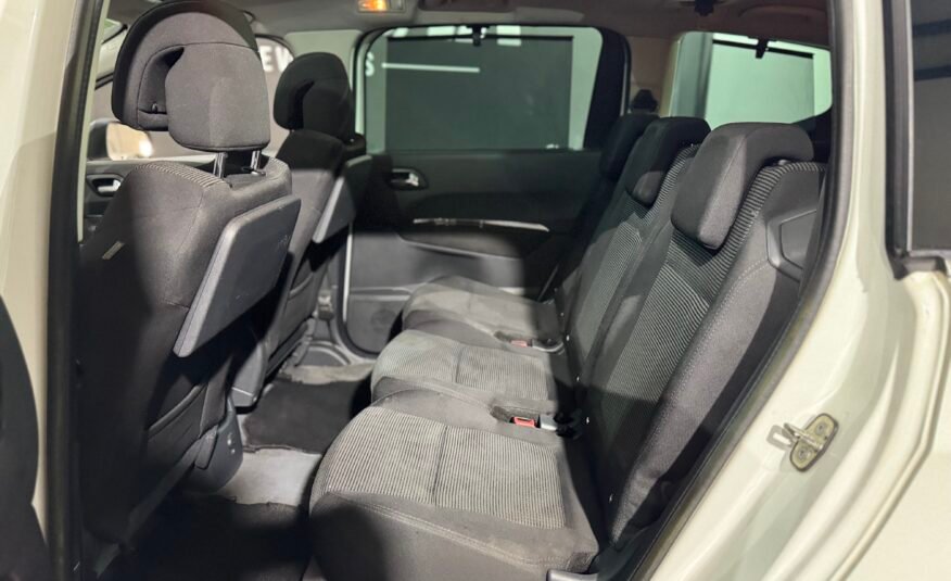 PEUGEOT 5008 Pack
