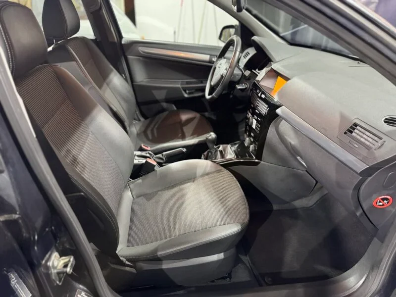 OPEL ASTRA 1.7 CDTI SEDAN