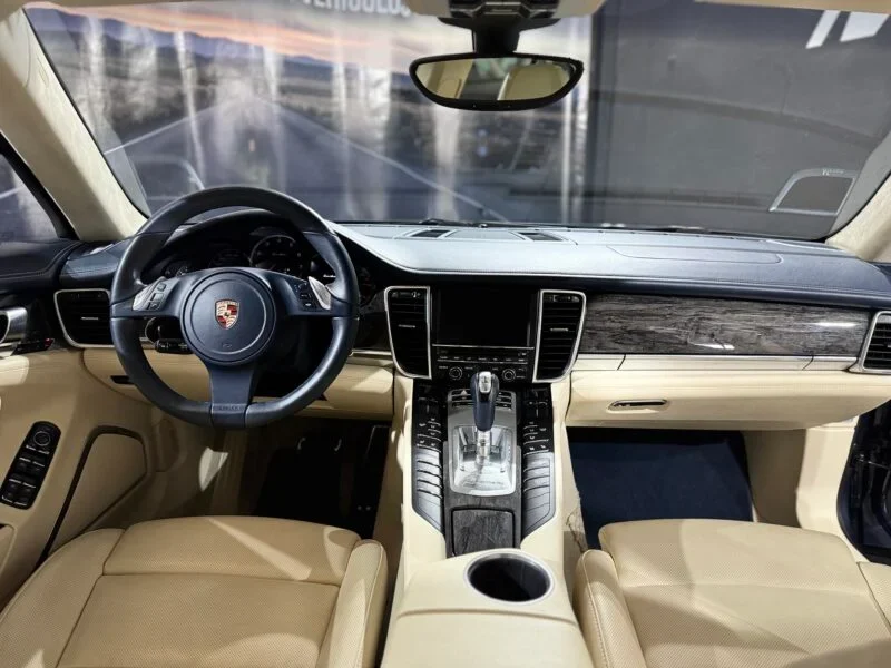 PORSCHE Panamera TURBO