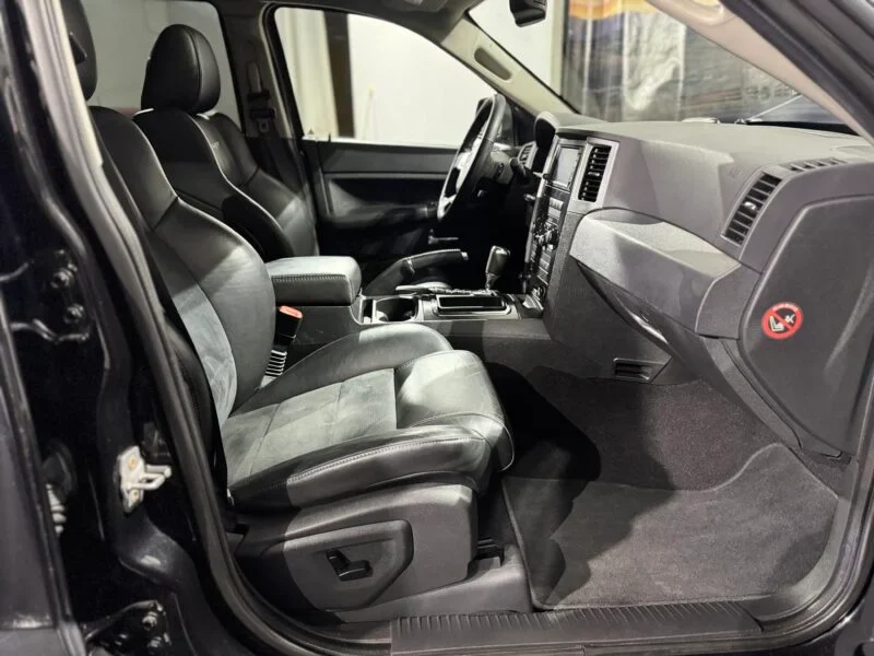 JEEP GRAND CHEROKEE SRT8