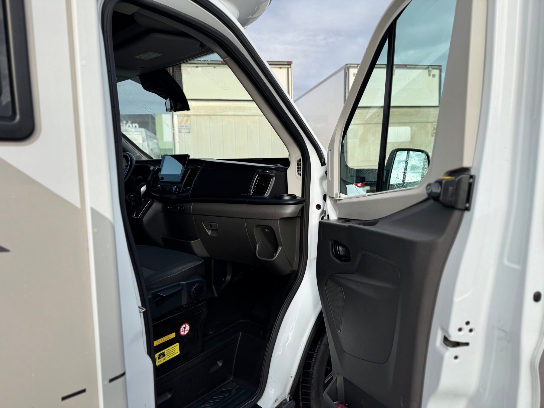 FORD Transit CHALLENGER  328 GRAPHITE ULTIMATE