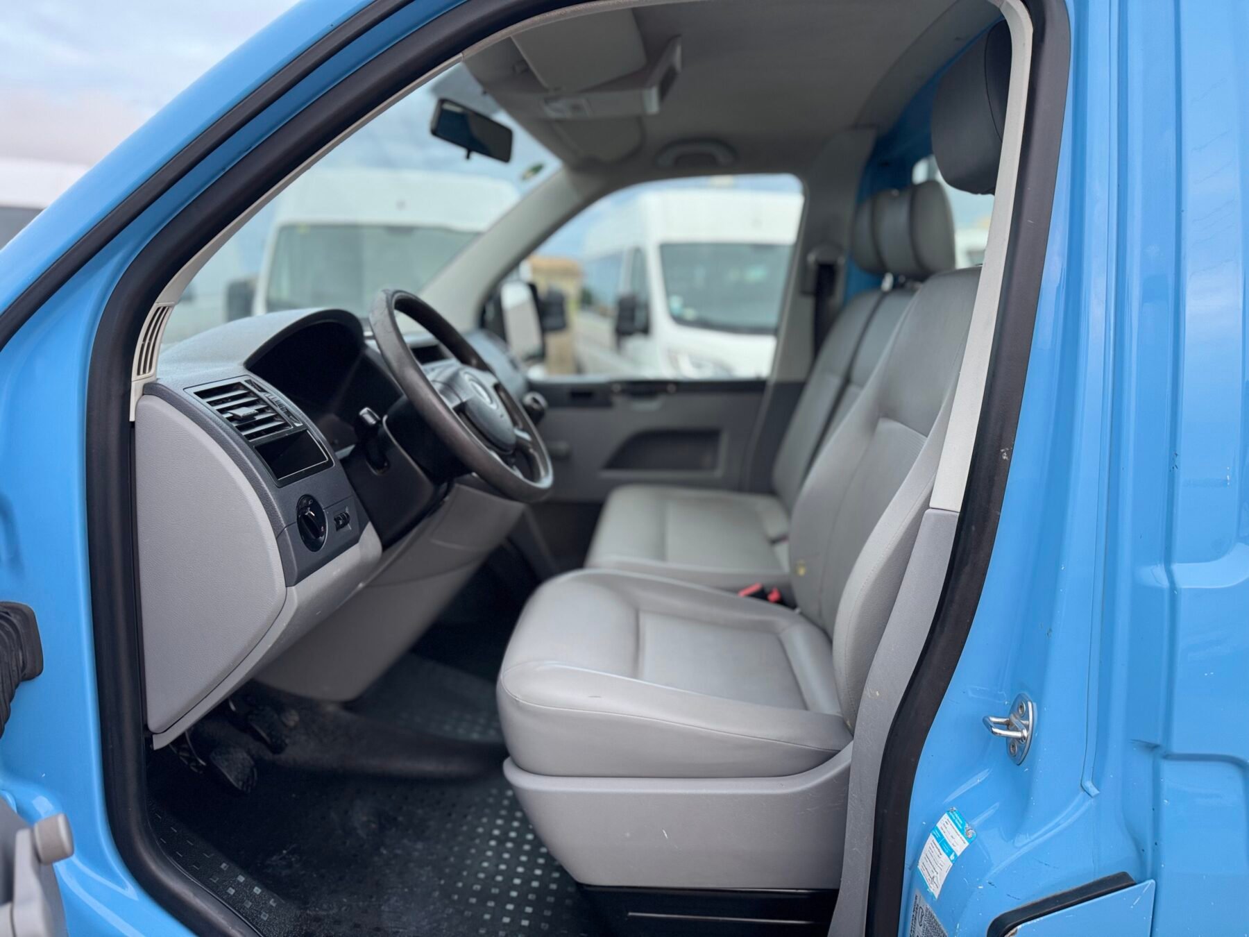 VOLKSWAGEN TRANSPORTER Caja abierta 