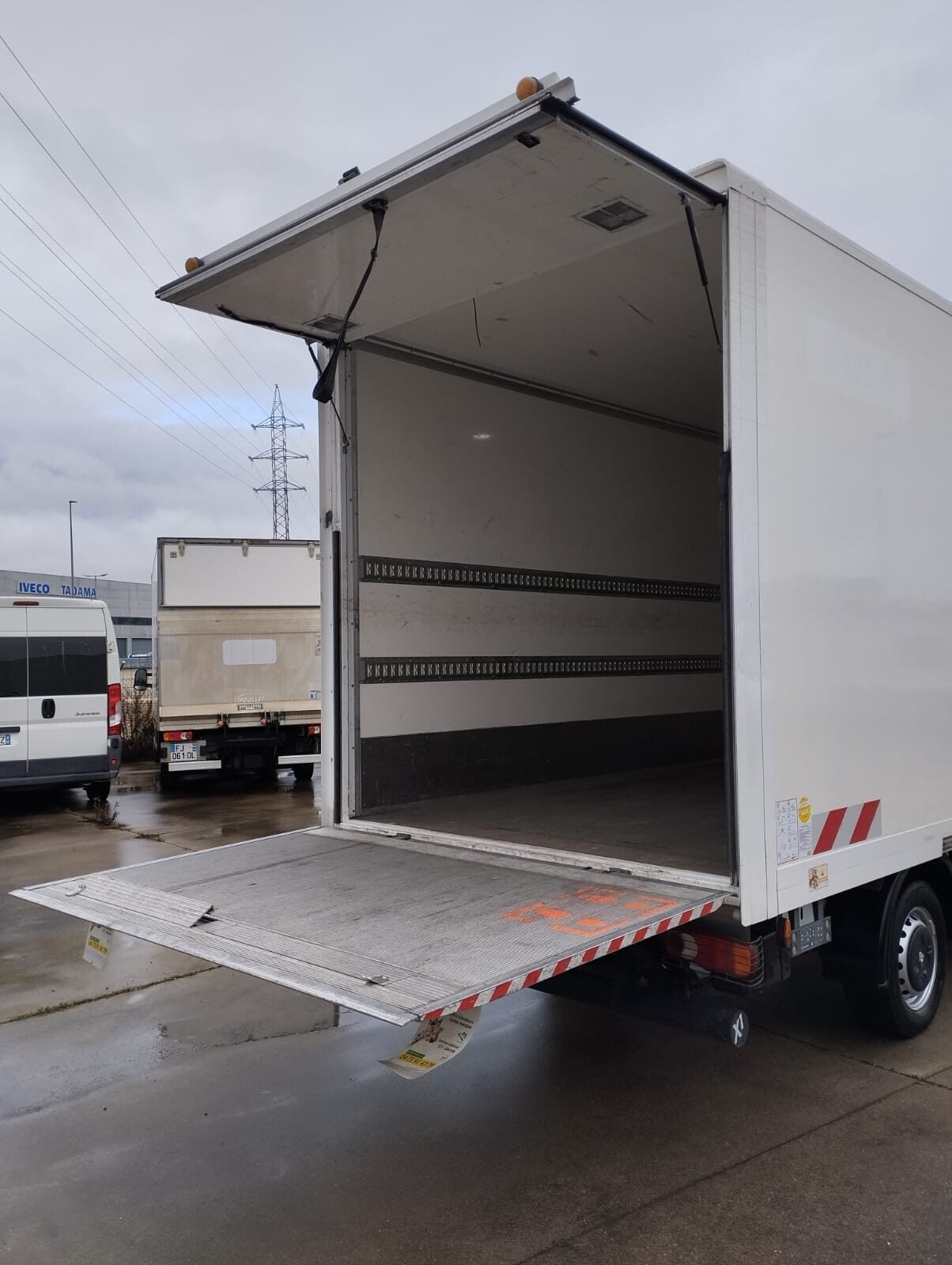 RENAULT MASTER Caja paquetera 