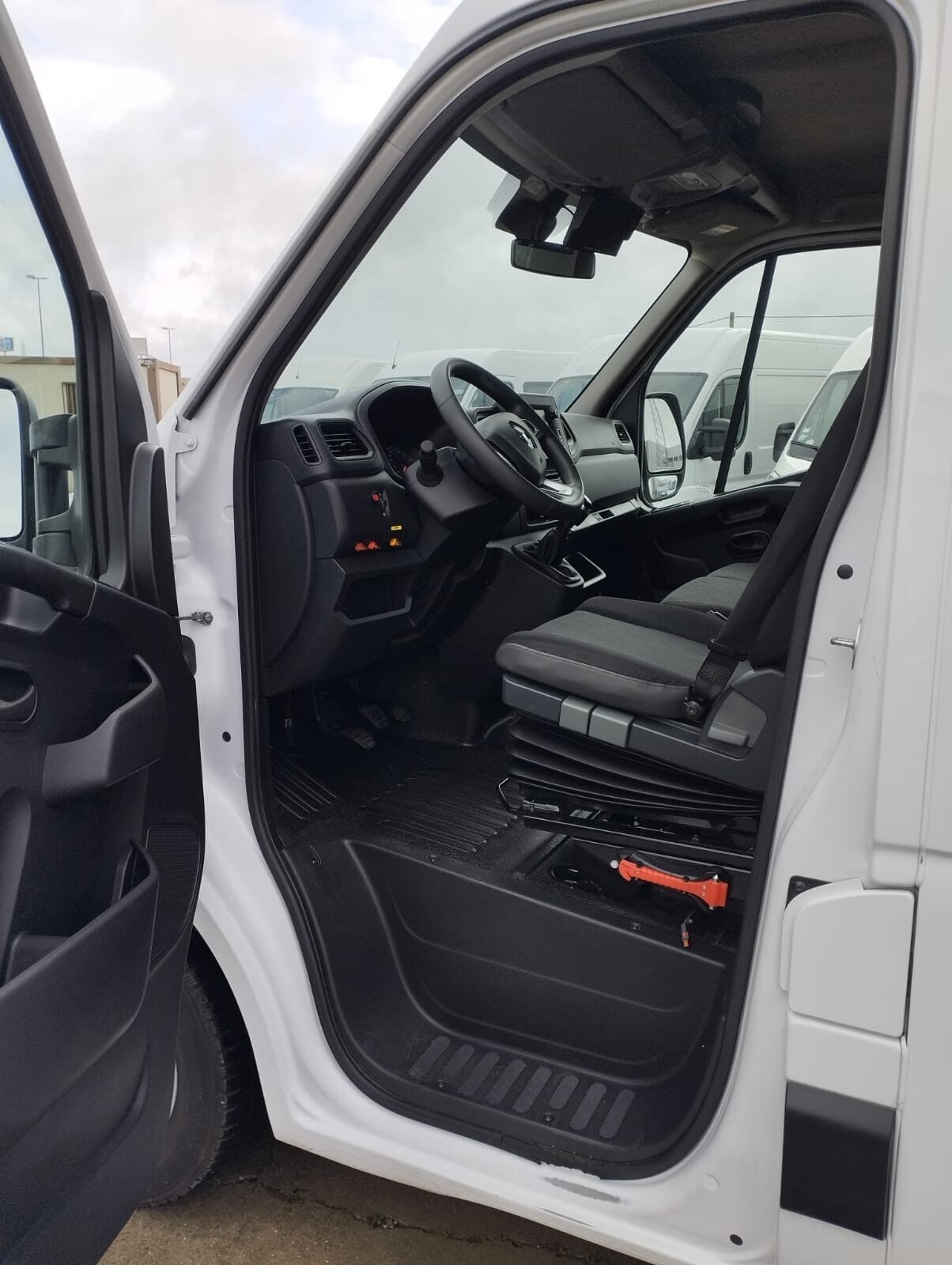 RENAULT MASTER Caja paquetera 