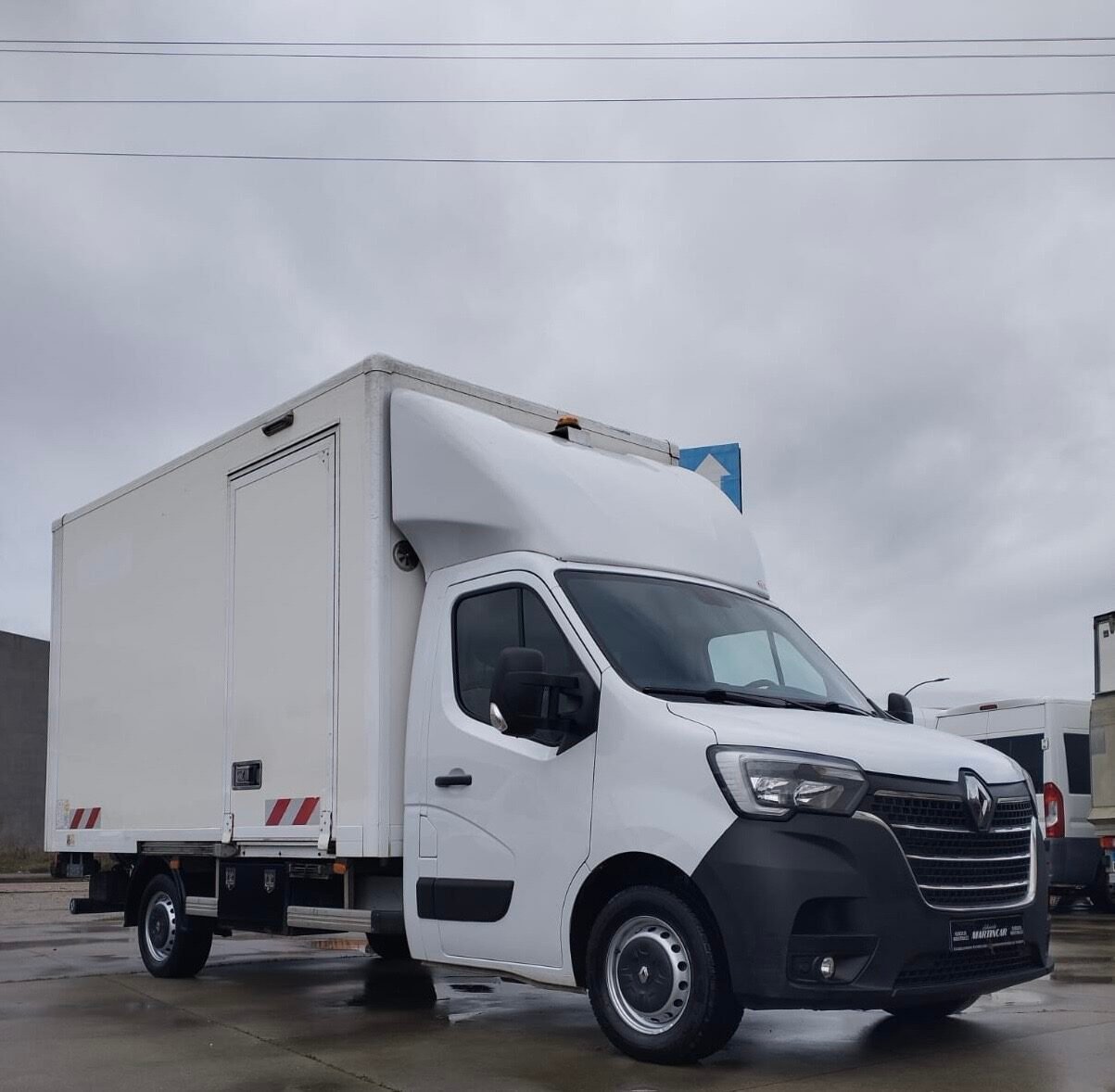 RENAULT MASTER Caja paquetera 