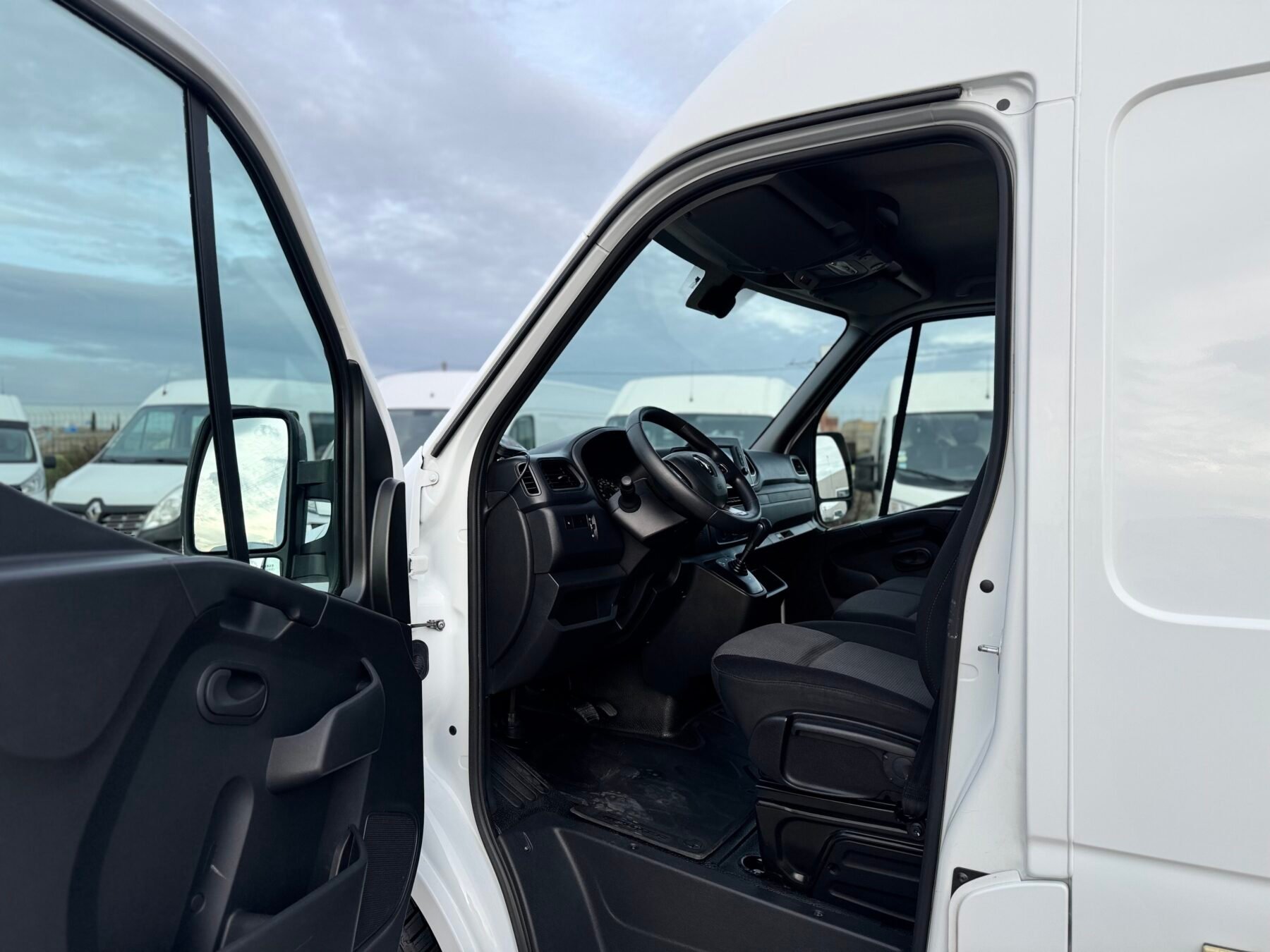 RENAULT MASTER L3 h2 báscula 