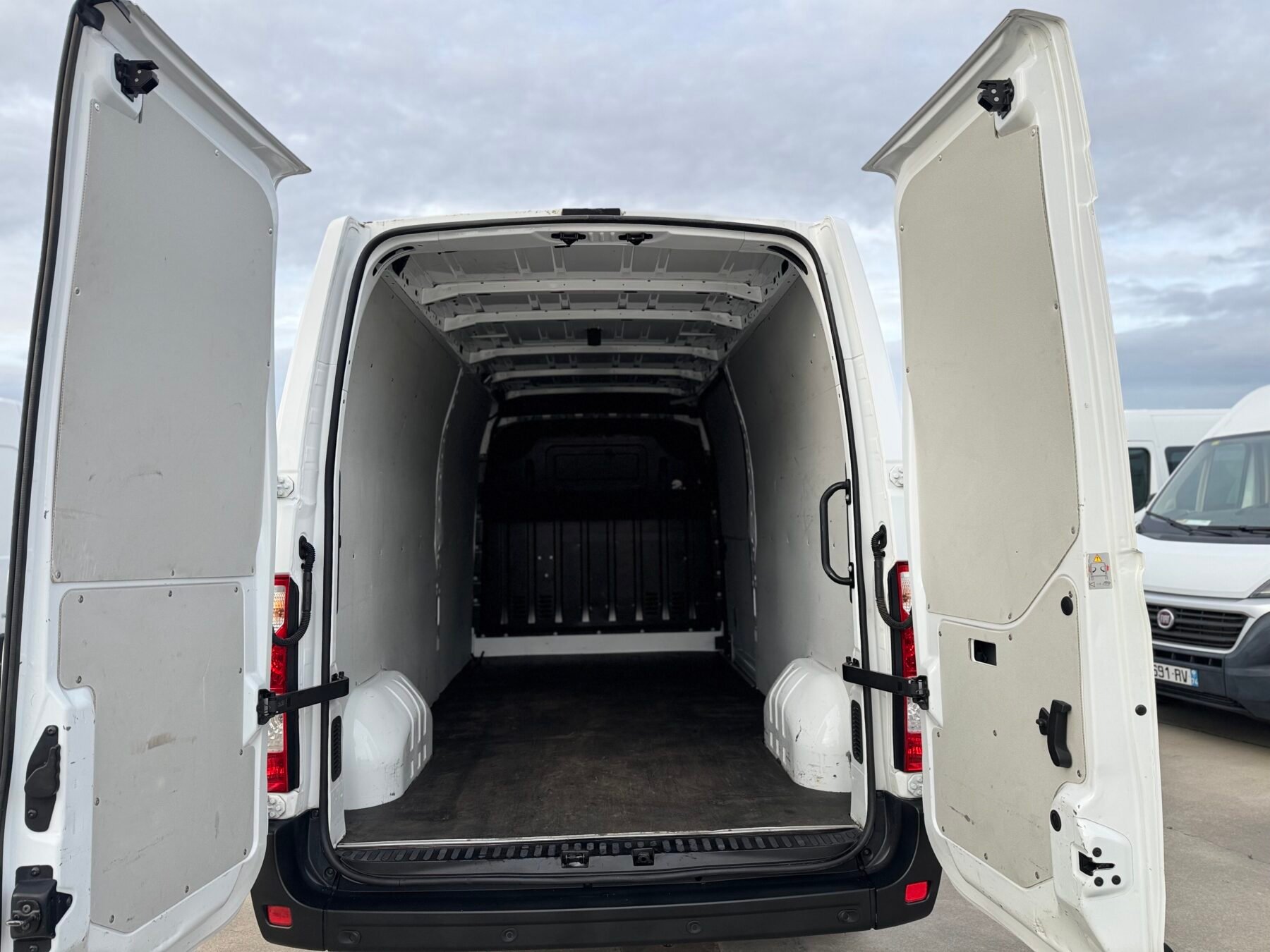 RENAULT MASTER L3 h2 báscula 