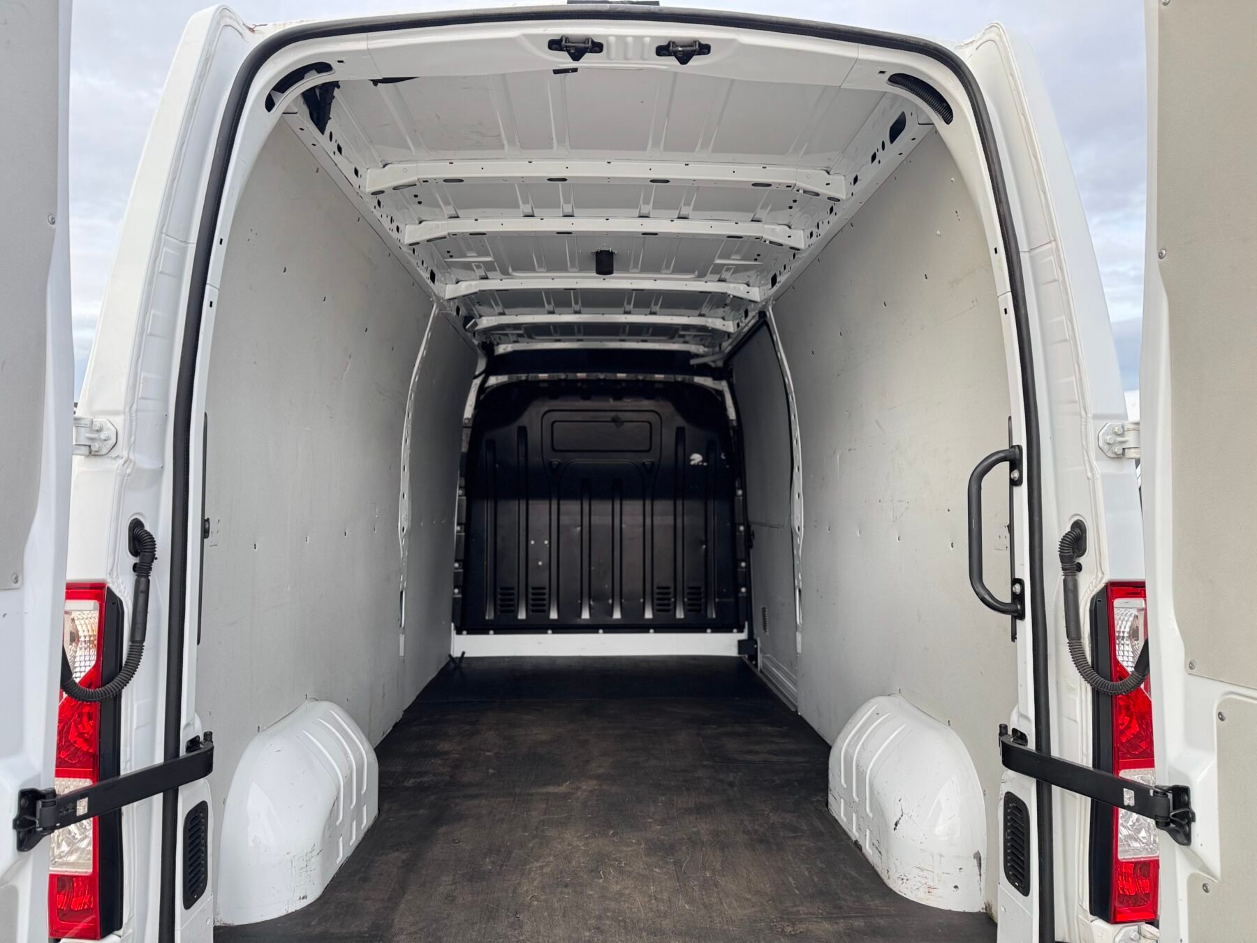 RENAULT MASTER L3 h2 báscula 