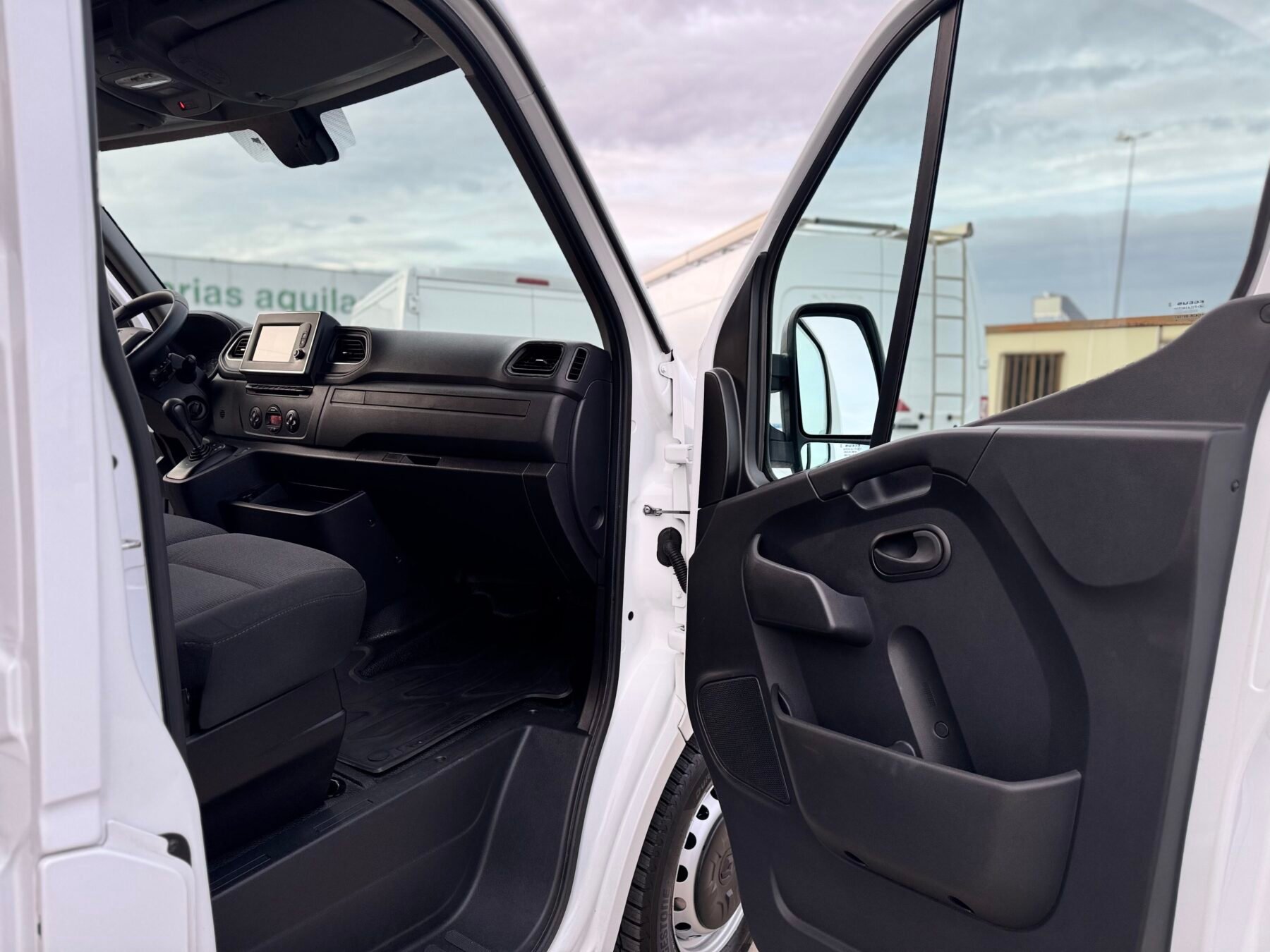 RENAULT MASTER L3 h2 báscula 