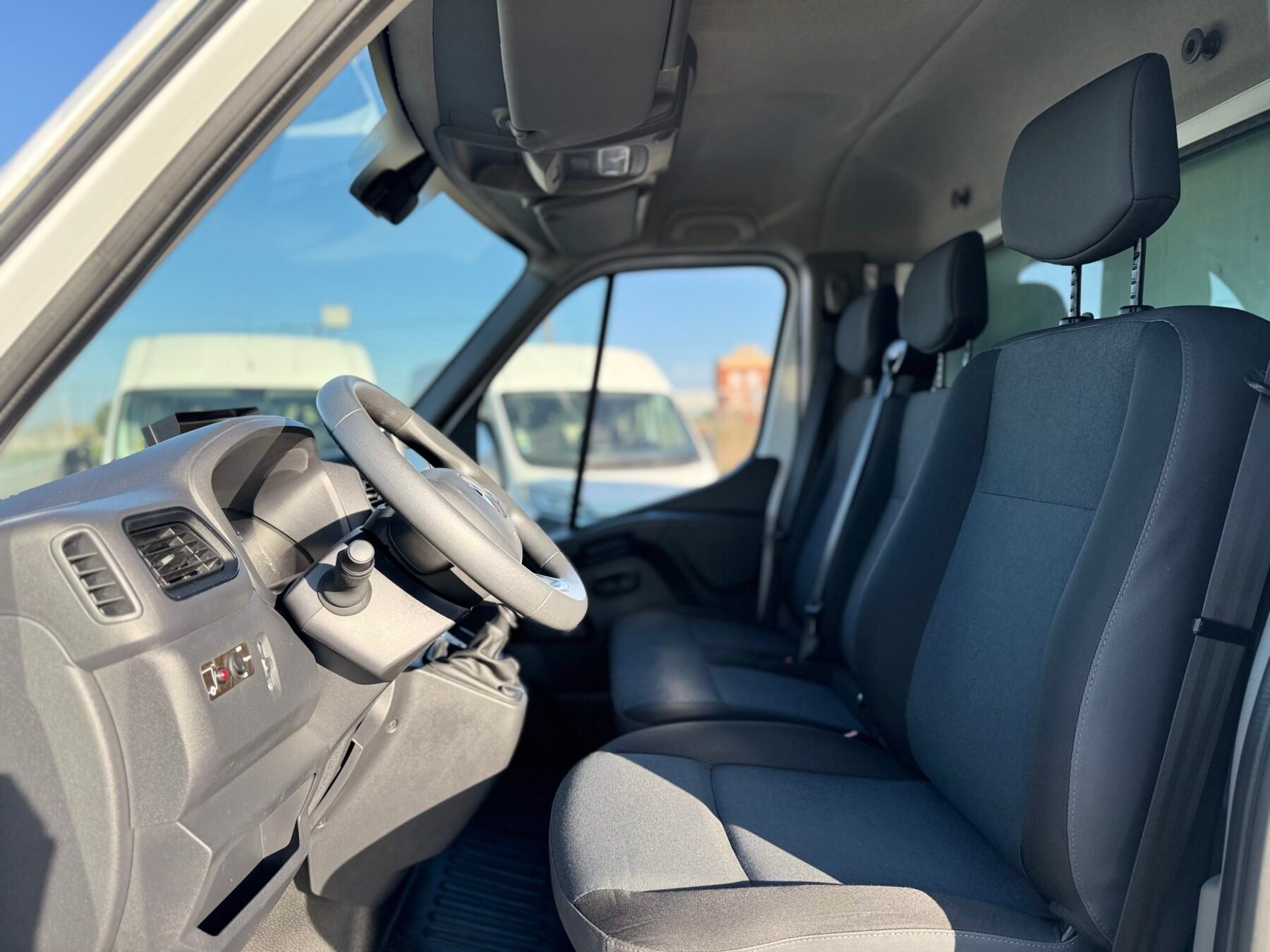 RENAULT MASTER Caja paquetera 