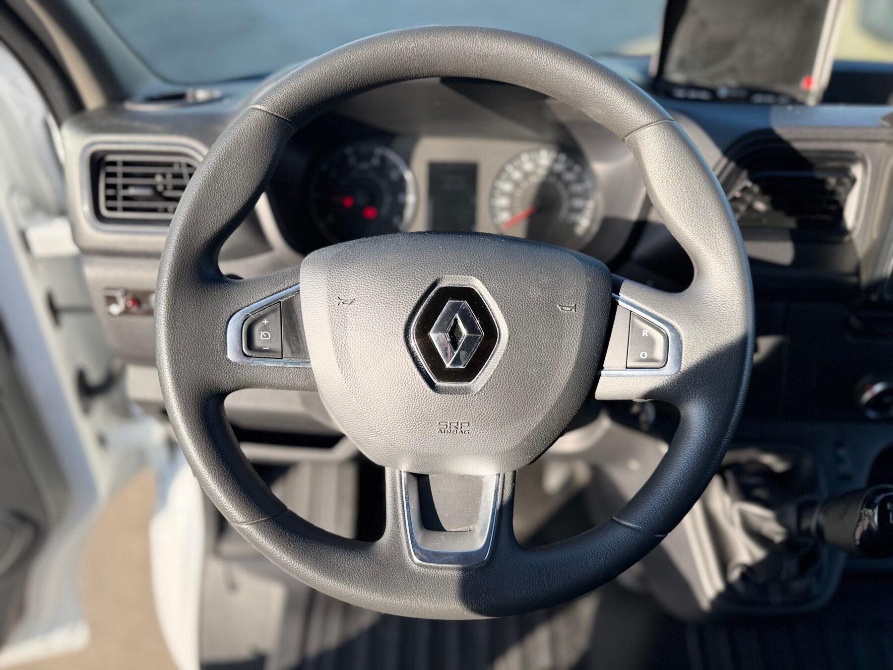 RENAULT MASTER Caja paquetera 