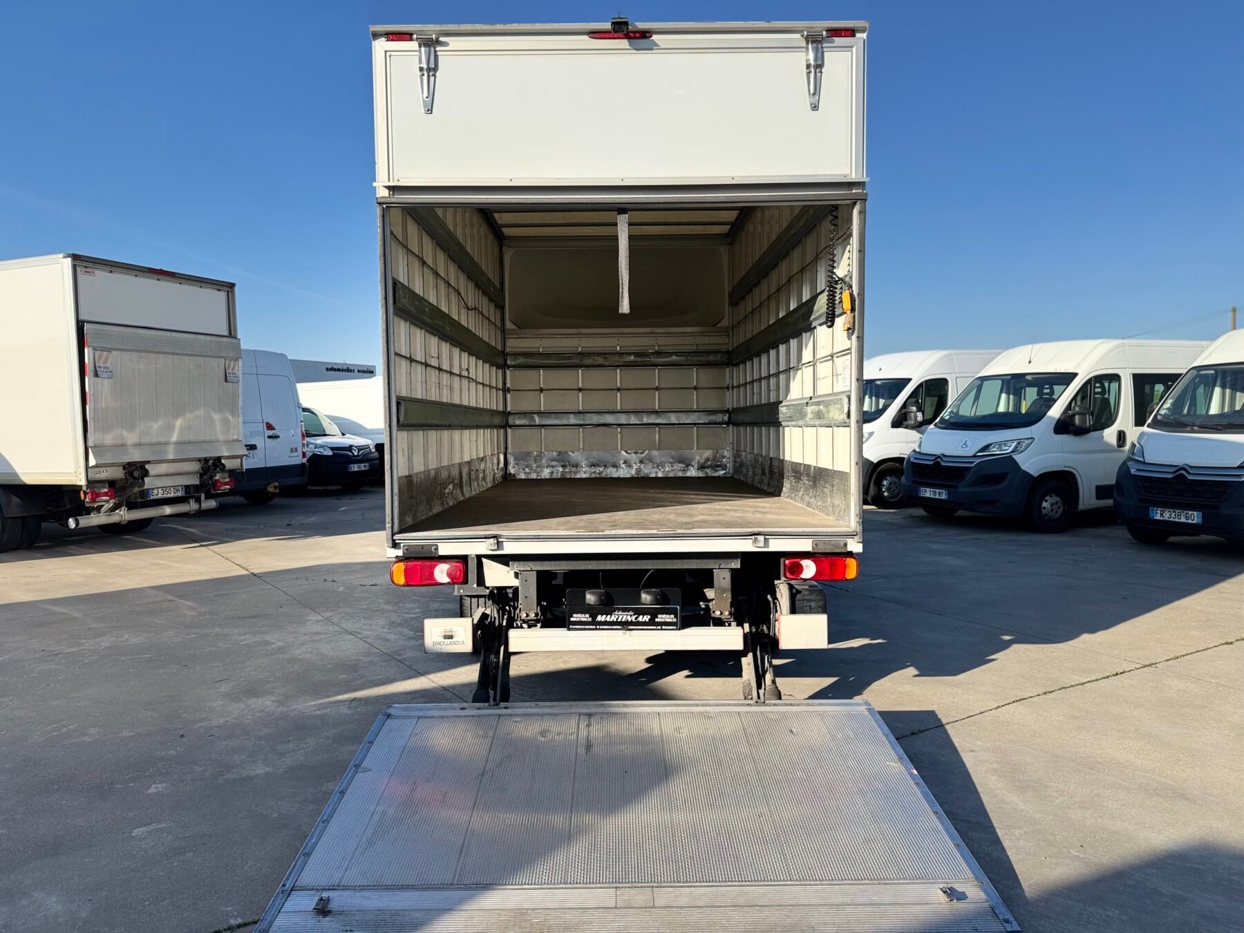 RENAULT MASTER Caja paquetera 