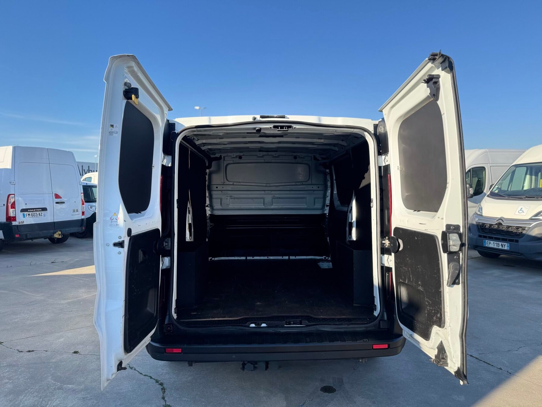 RENAULT TRAFIC L1 h1 