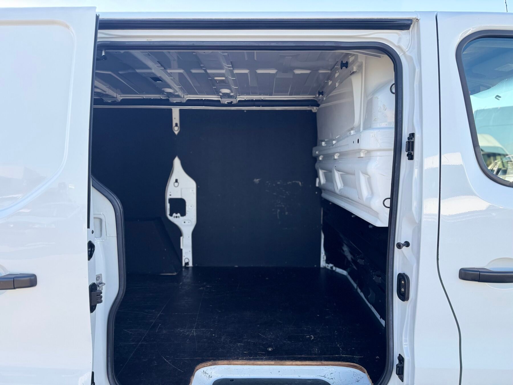 RENAULT TRAFIC L1 h1 