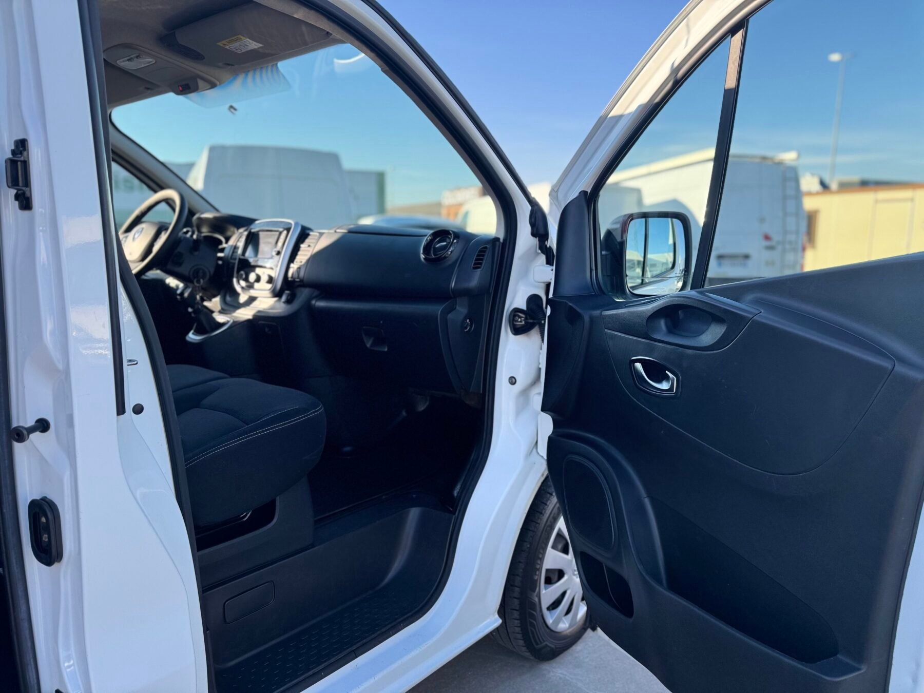 RENAULT TRAFIC L1 h1 