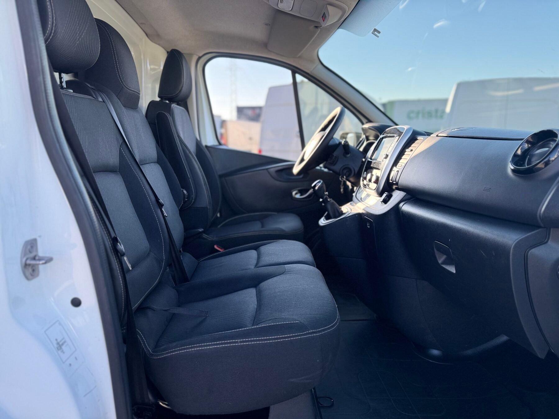 RENAULT TRAFIC L1 h1 