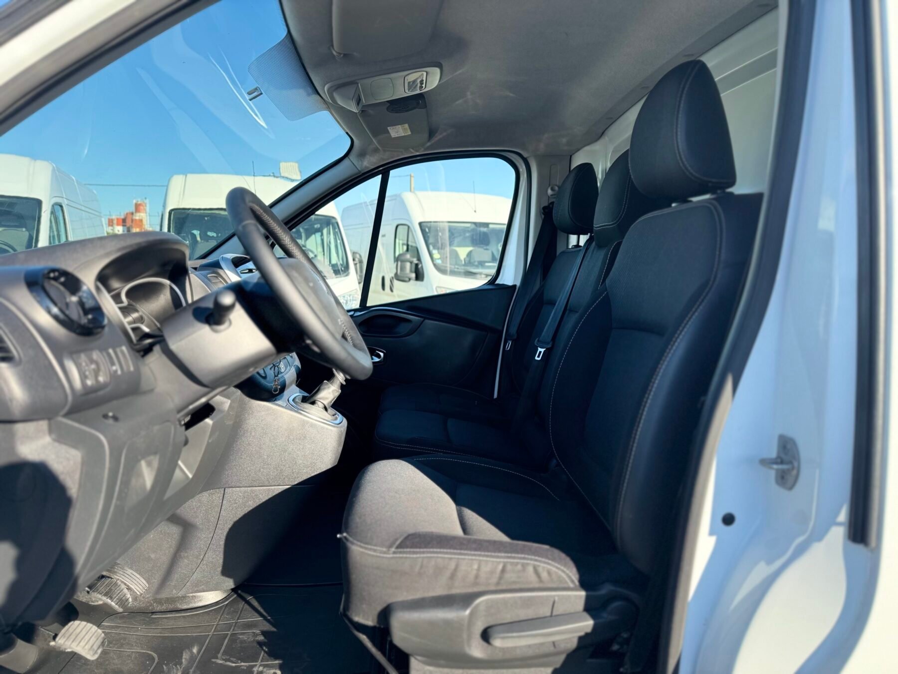 RENAULT TRAFIC L1 h1 