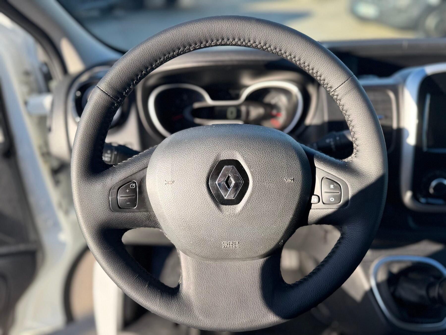 RENAULT TRAFIC L1 h1 