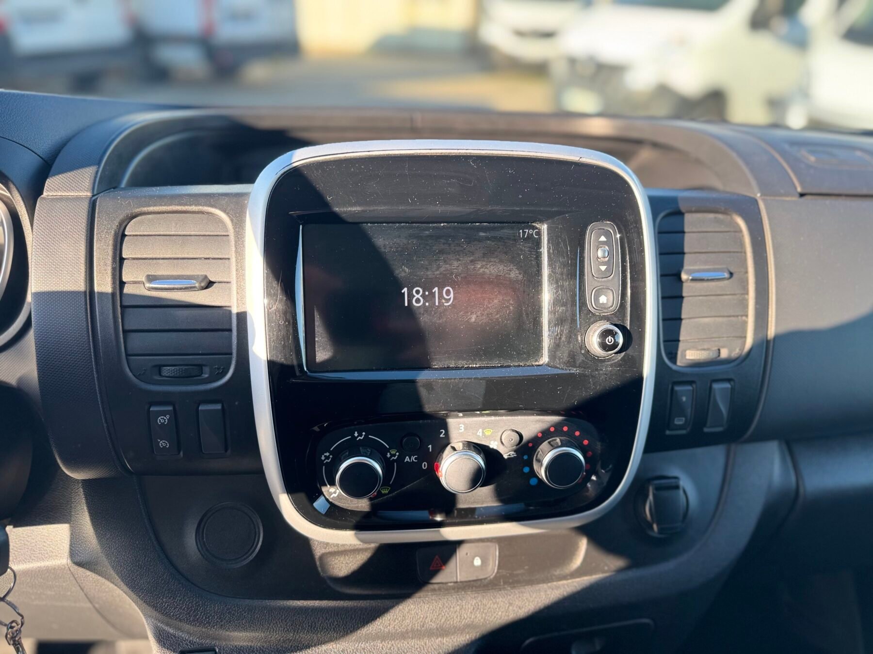 RENAULT TRAFIC L1 h1 