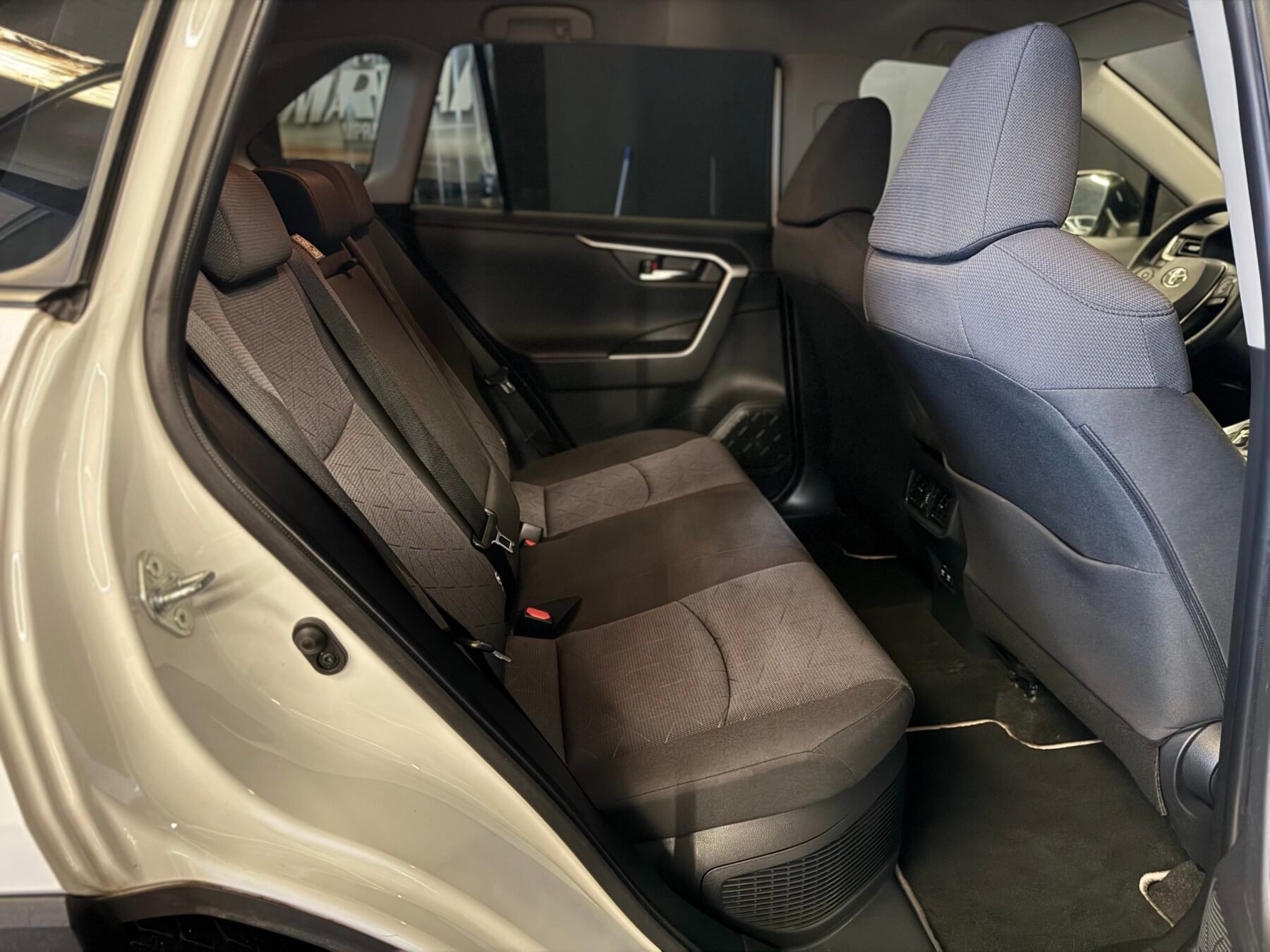 TOYOTA RAV4 Black night 