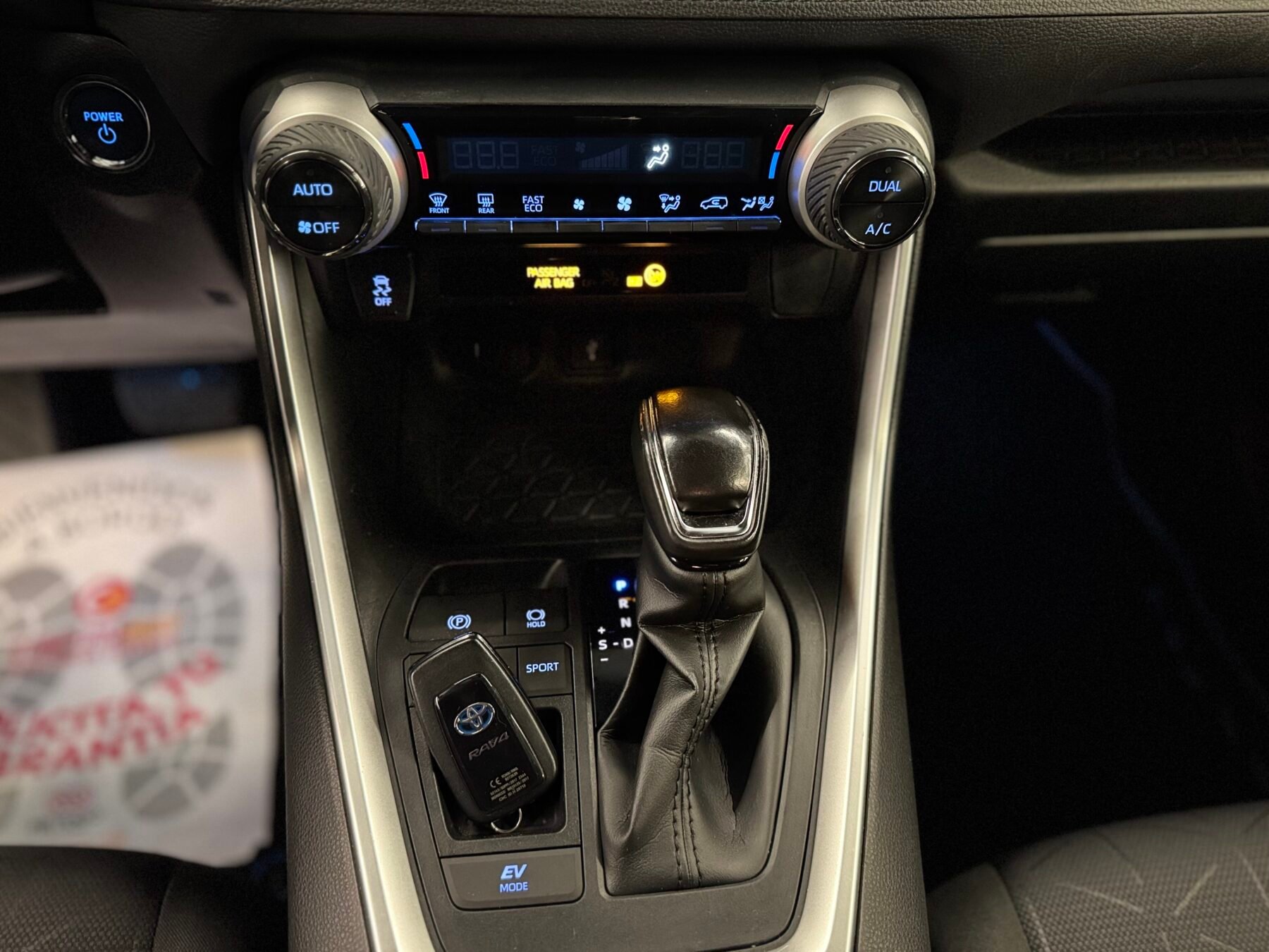 TOYOTA RAV4 Black night 