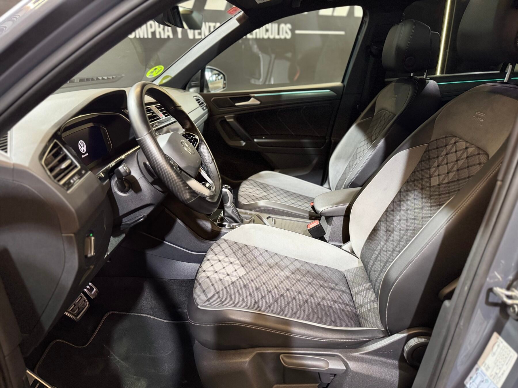 VOLKSWAGEN Tiguan R-line 