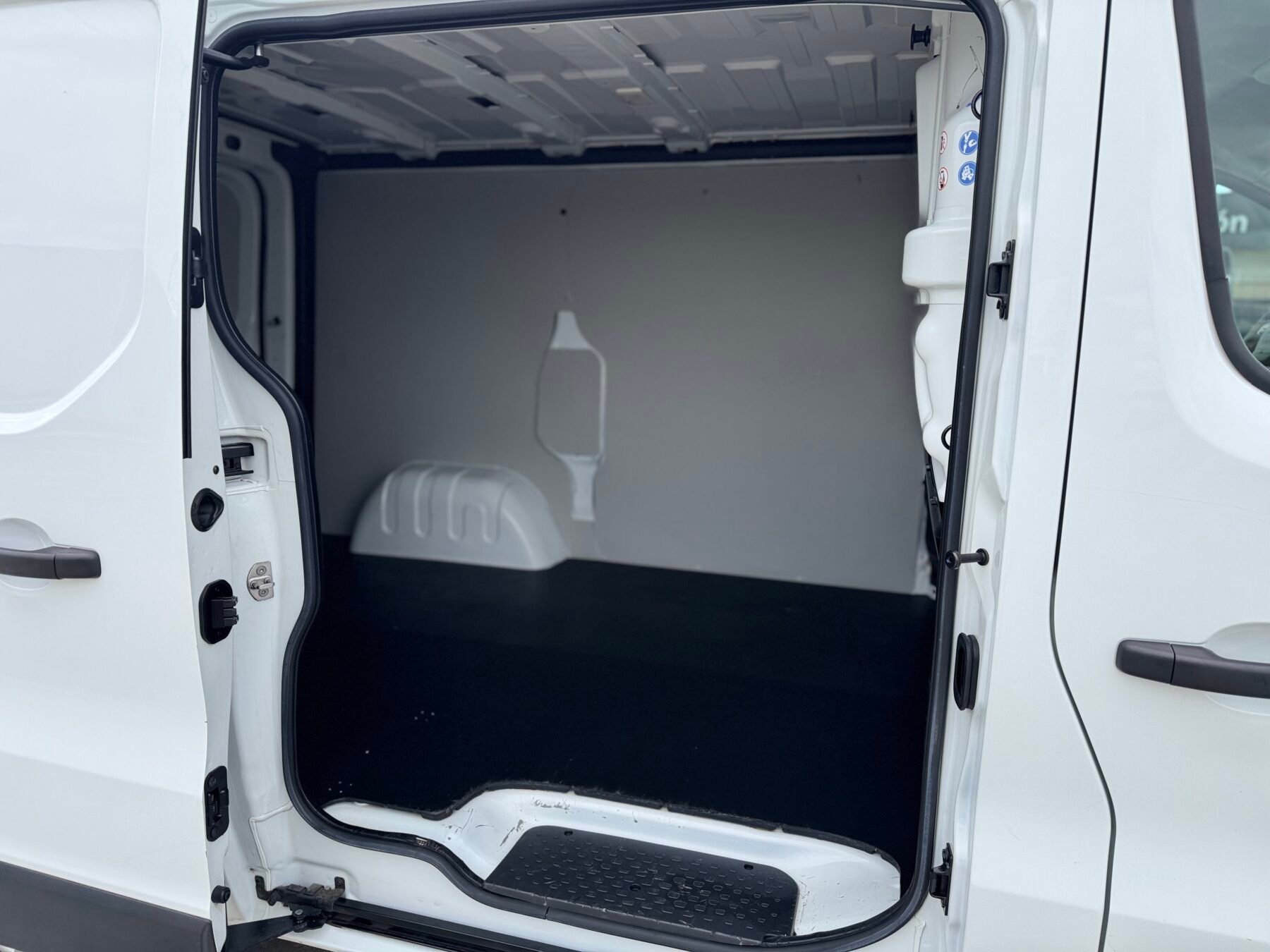 RENAULT TRAFIC L1 h1 