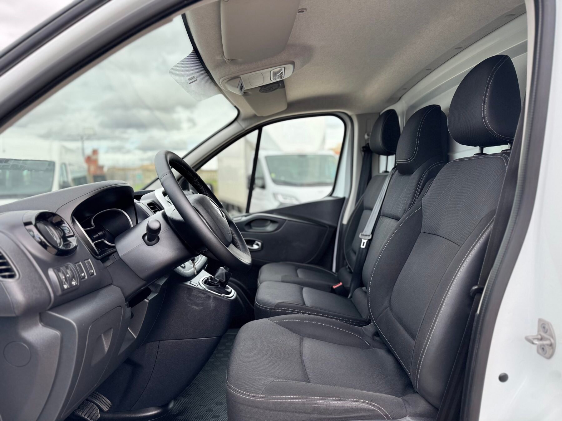 RENAULT TRAFIC L1 h1 