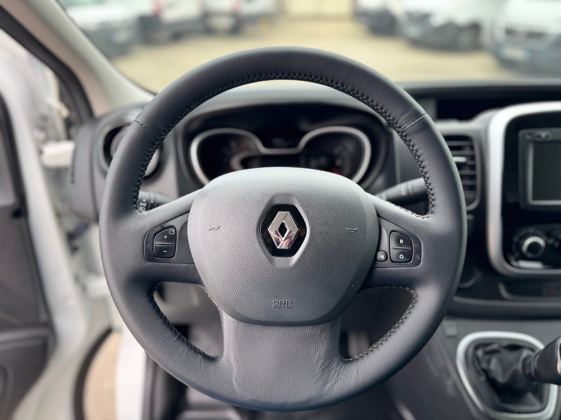 RENAULT TRAFIC L1 h1 