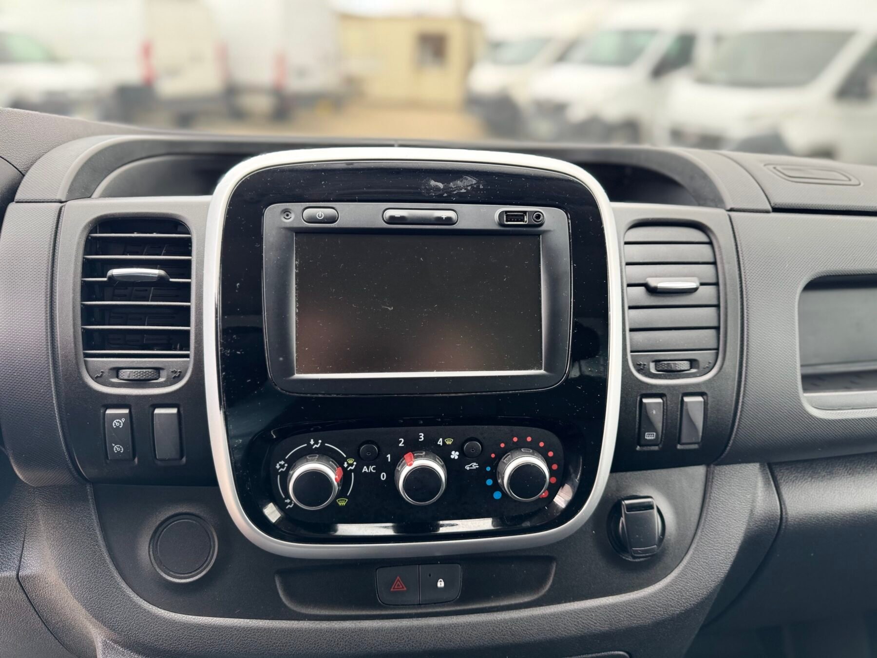 RENAULT TRAFIC L1 h1 