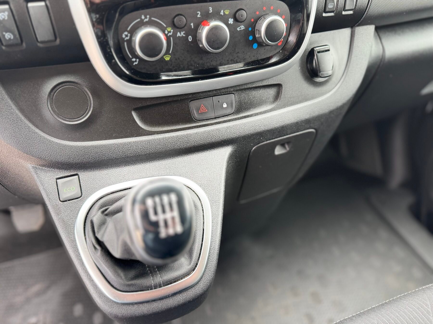 RENAULT TRAFIC L1 h1 