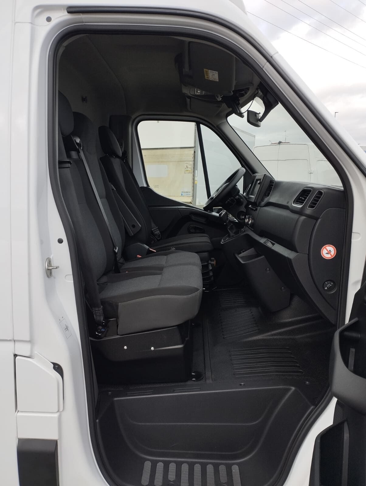 RENAULT MASTER Caja paquetera 