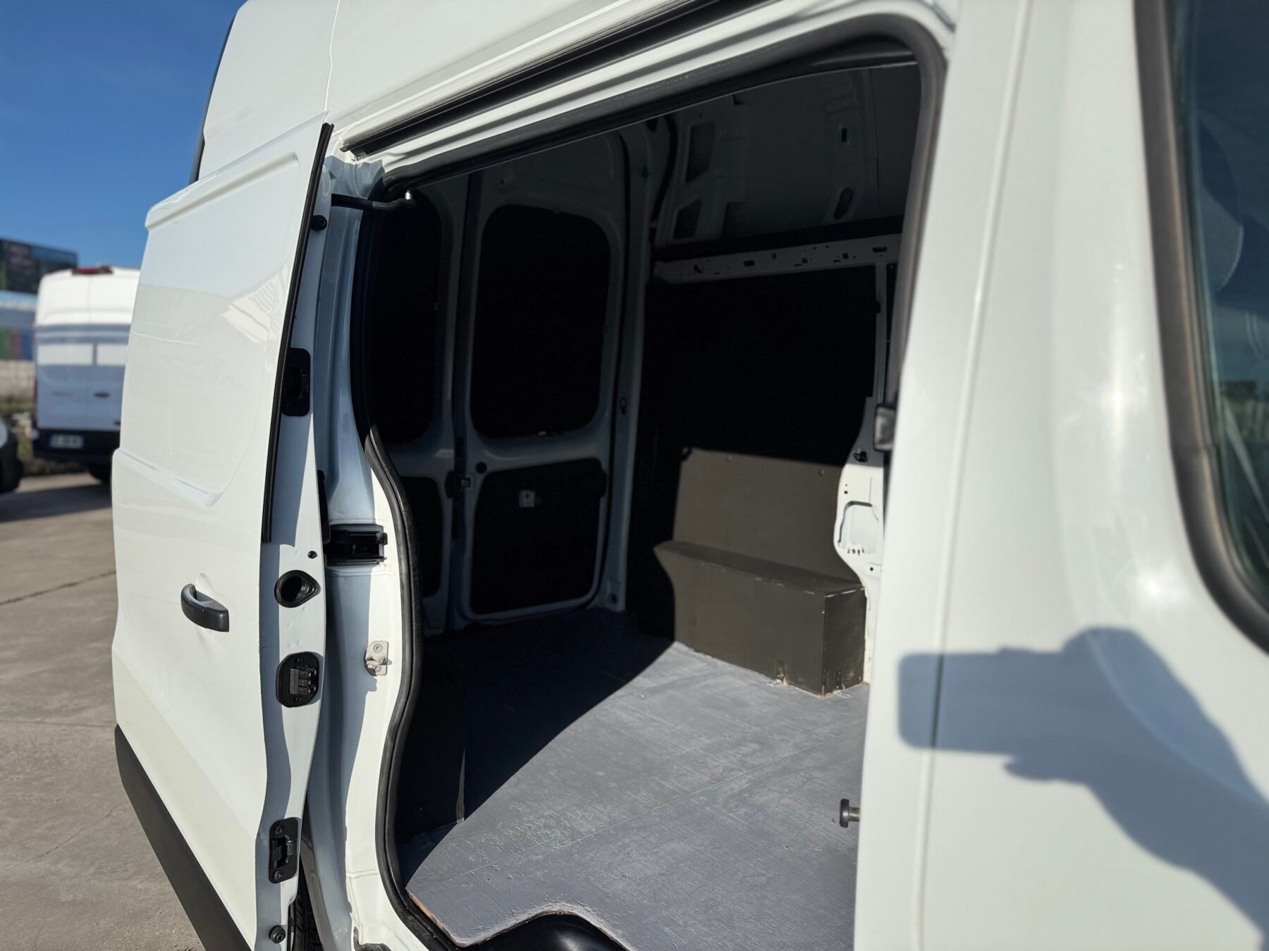 RENAULT TRAFIC L1 h2 sobre elevada 