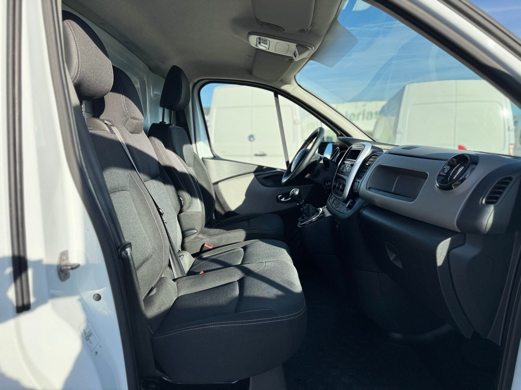 RENAULT TRAFIC L1 h2 sobre elevada 