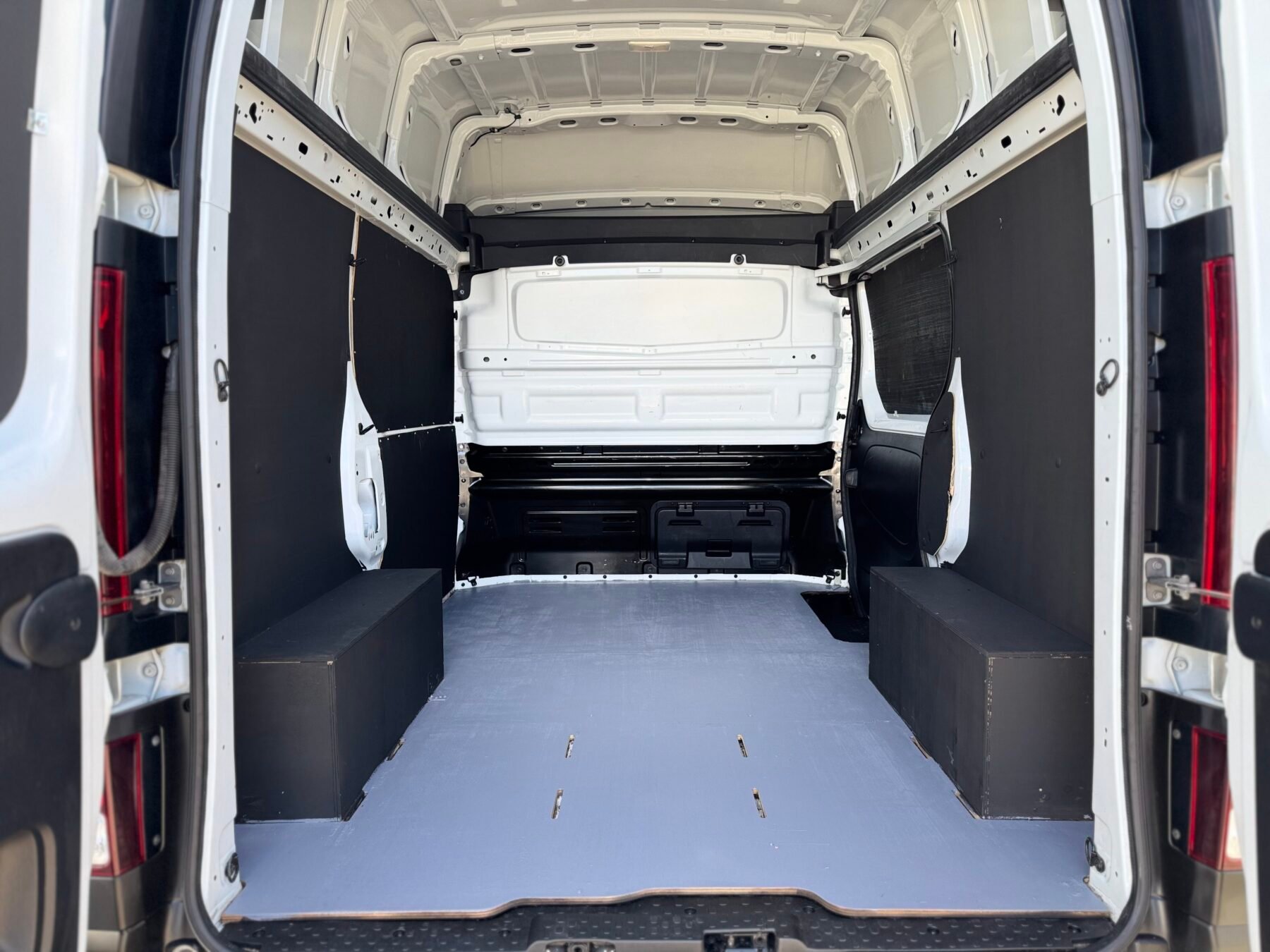 RENAULT TRAFIC L1 h2 sobre elevada 