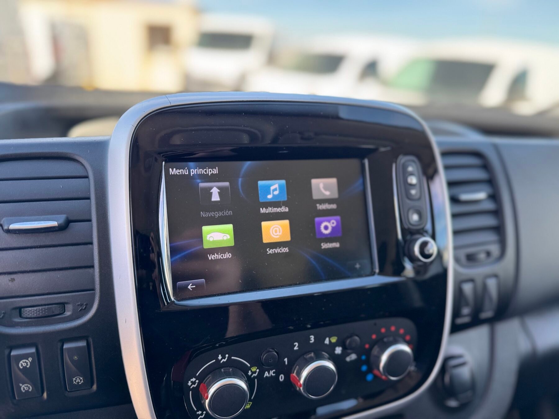 RENAULT TRAFIC 6 plazas 