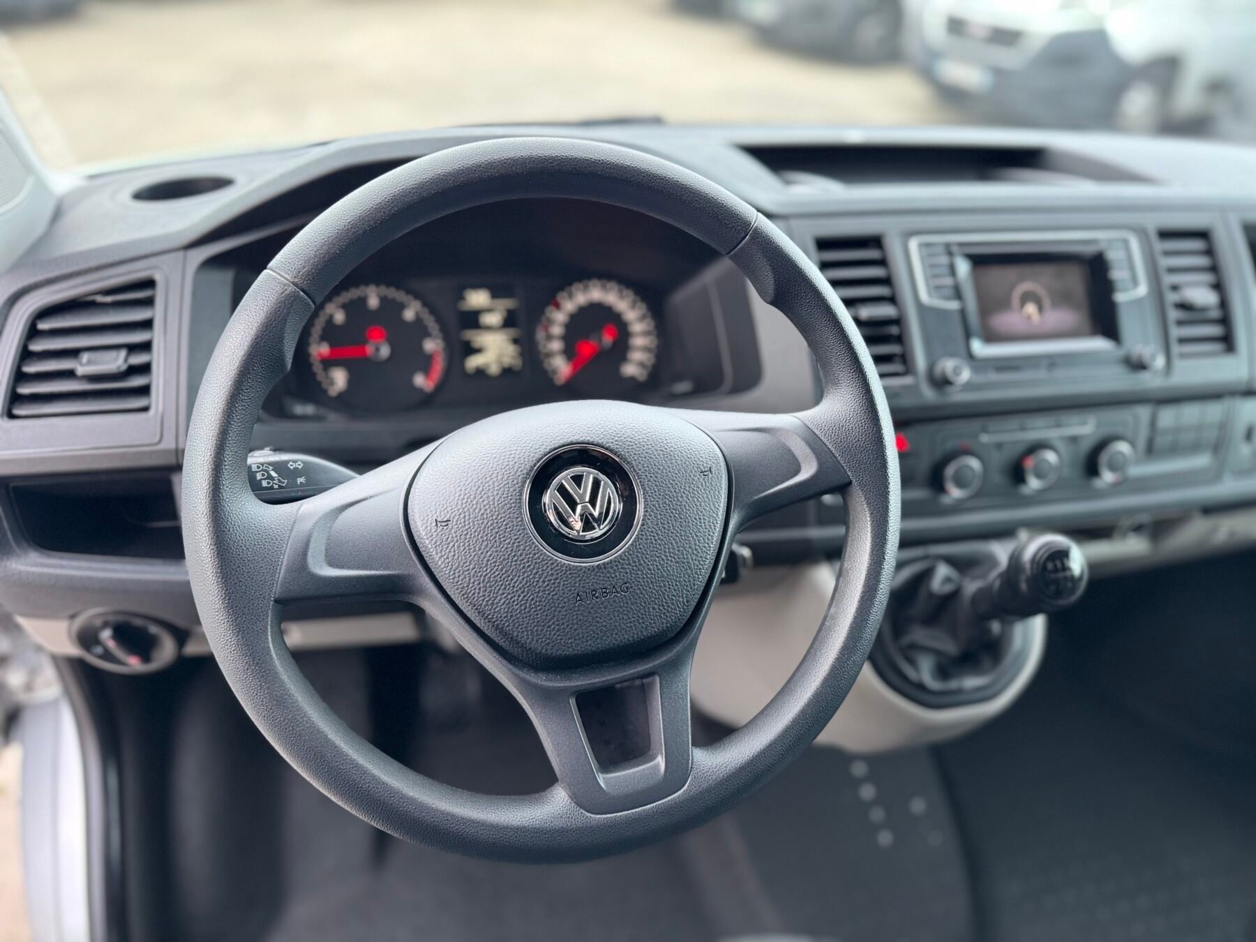 VOLKSWAGEN TRANSPORTER L1H2 