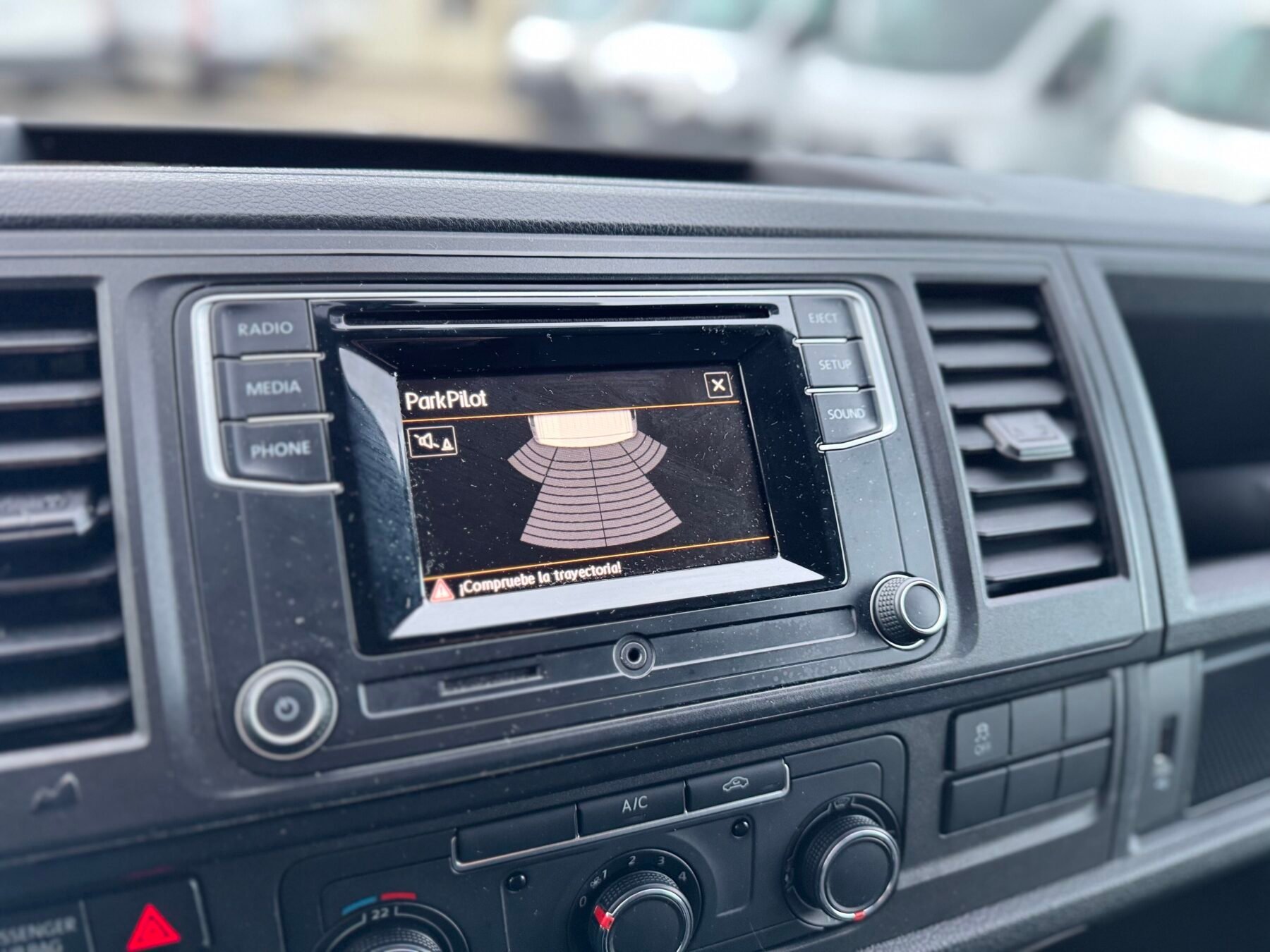 VOLKSWAGEN TRANSPORTER L1H2 