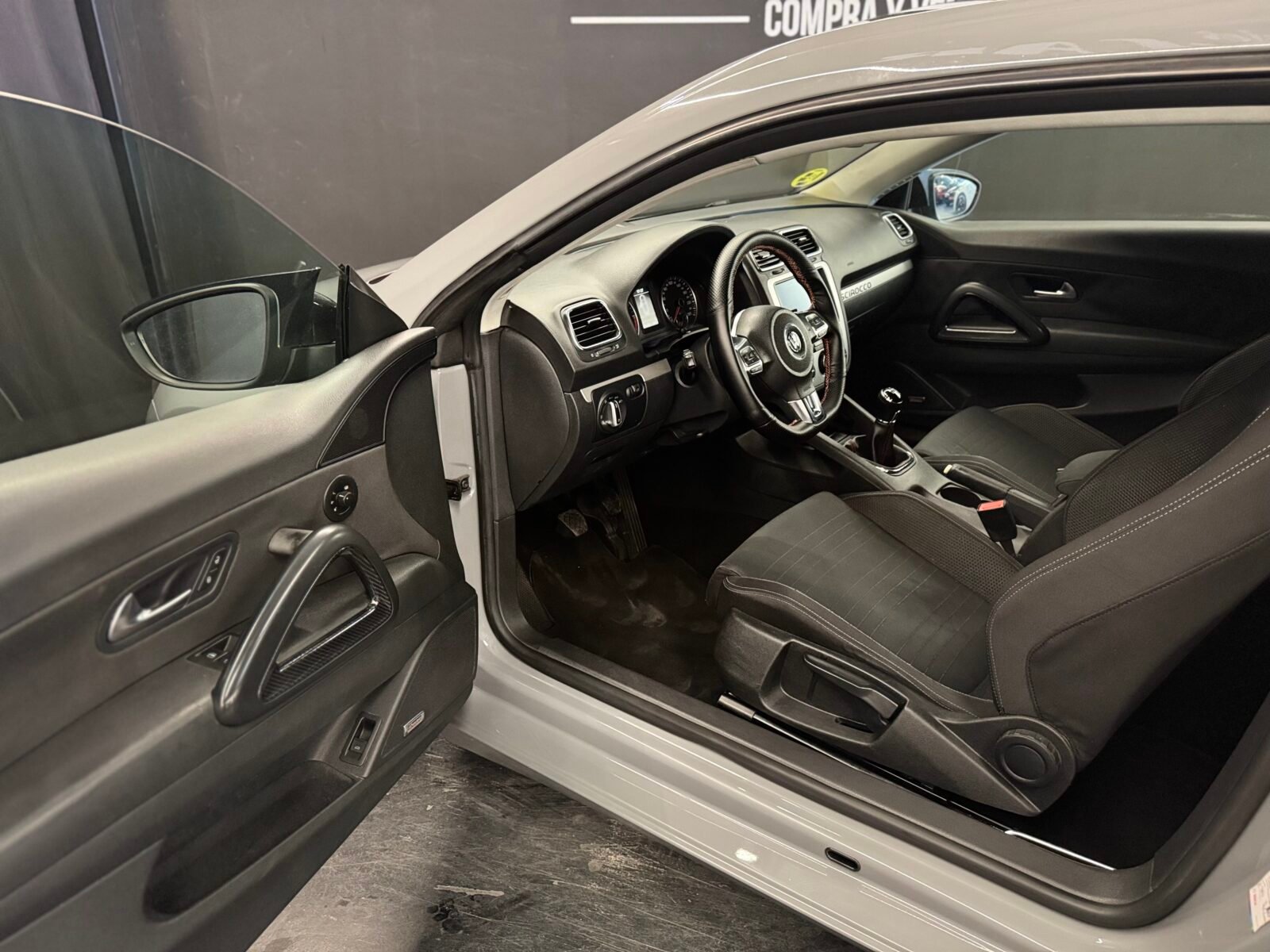 VOLKSWAGEN R