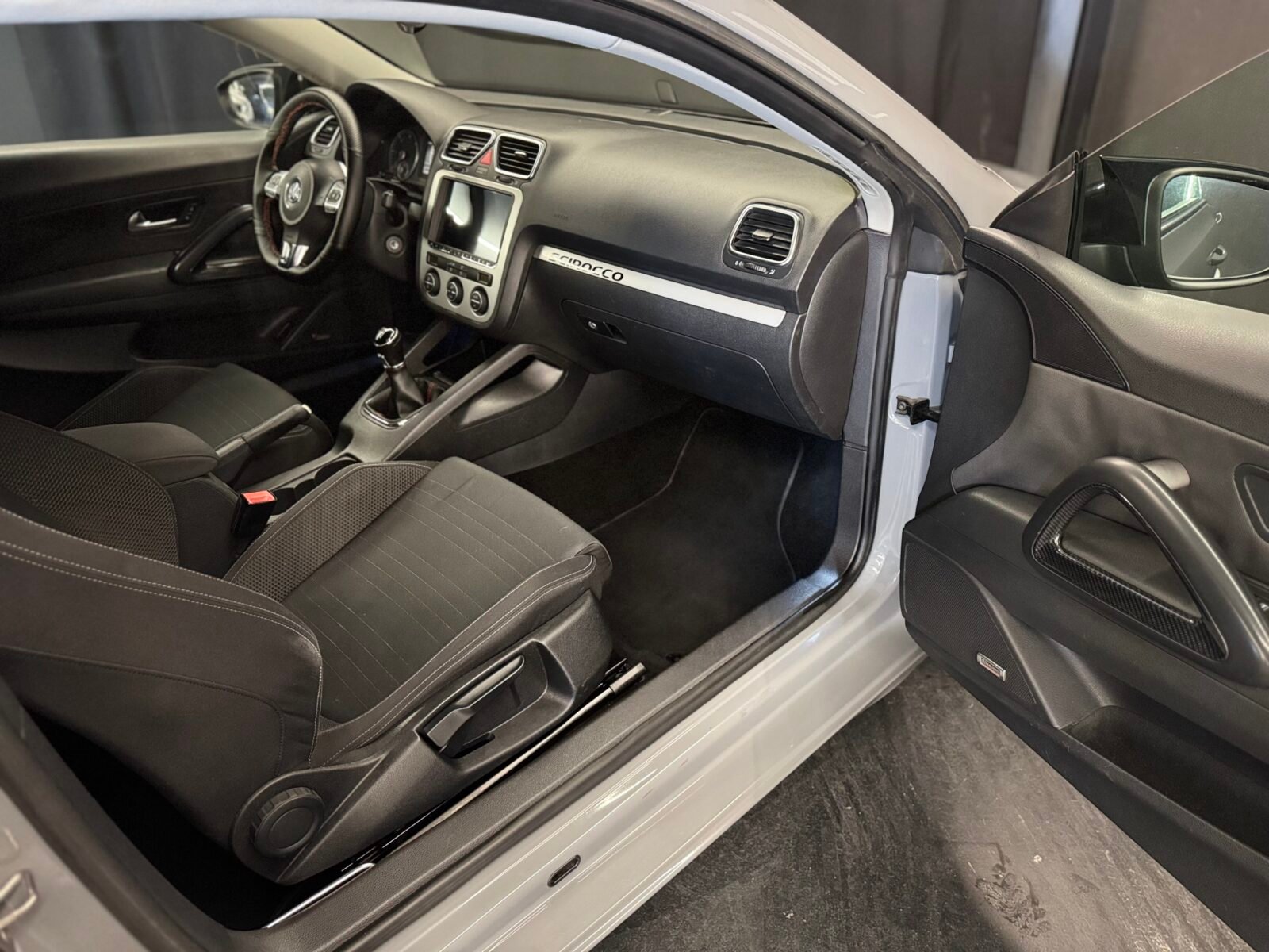 VOLKSWAGEN R